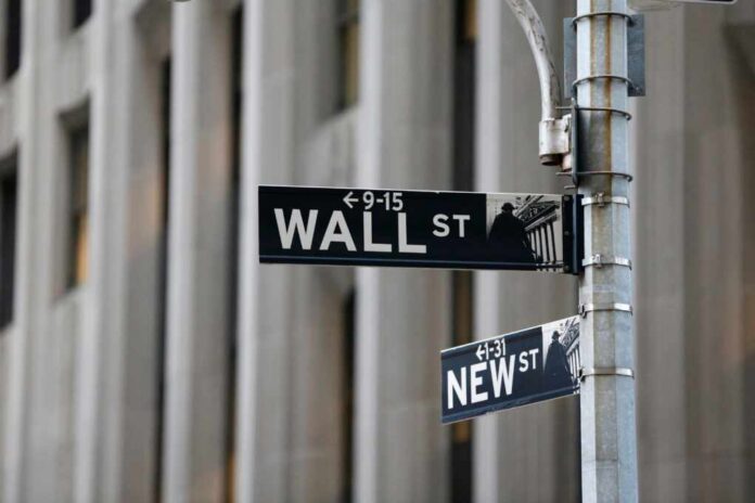 Wall street and New street_2493498477.jpg Street signs for Wall Street and New Street in an urban setting