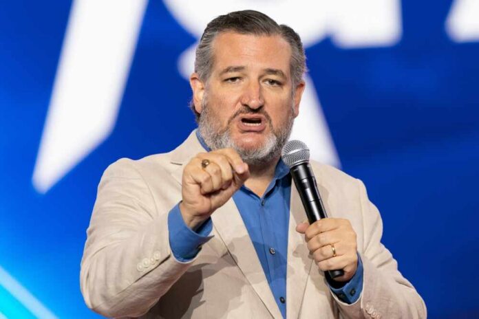 Dallas,,Tx,-,August,5,,2022:,Senator,Ted,Cruz,Speaks A man in a light suit speaking passionately into a microphone